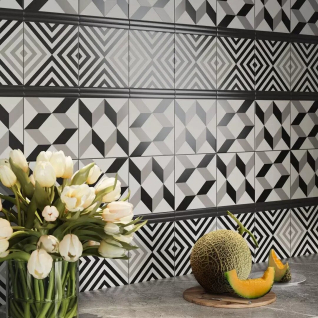 Карандаш Бисер розовый 0,6x20 бордюр глянцевый POD007